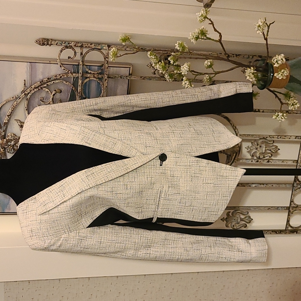 Mossimo Black and White Blazer sz L